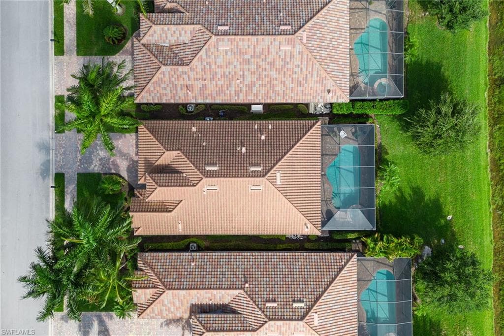 2834 Aviamar Cir, Naples, FL 34114-36