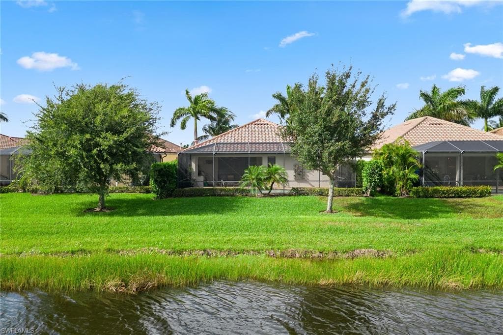 2834 Aviamar Cir, Naples, FL 34114-39