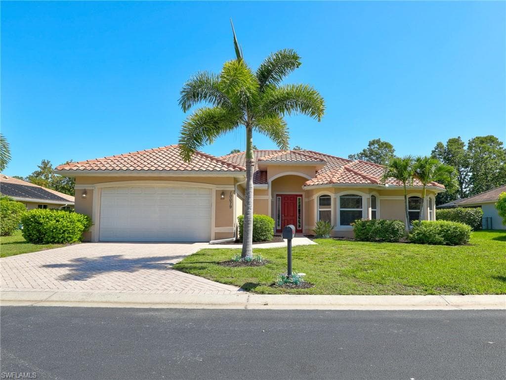 10079 Hidden Pines Ln, Bonita Springs, FL 34135-2