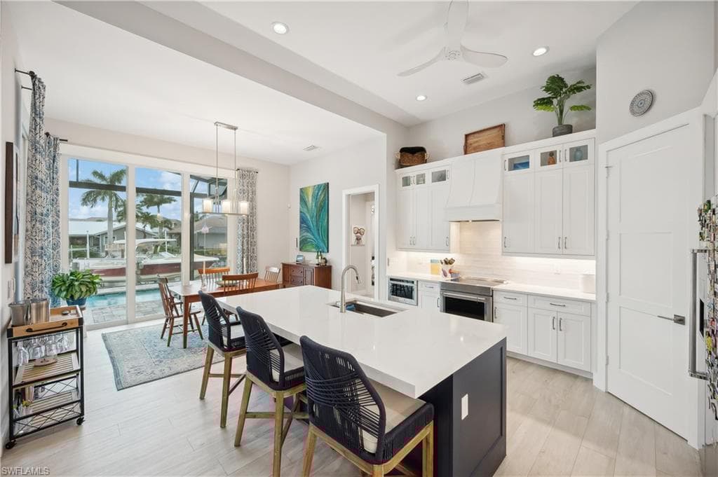 1641 Orleans Ct, Marco Island, FL 34145-45