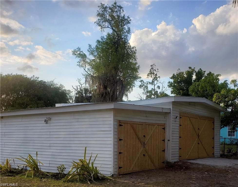 3200 Barrett Ave, Naples, FL 34112-13