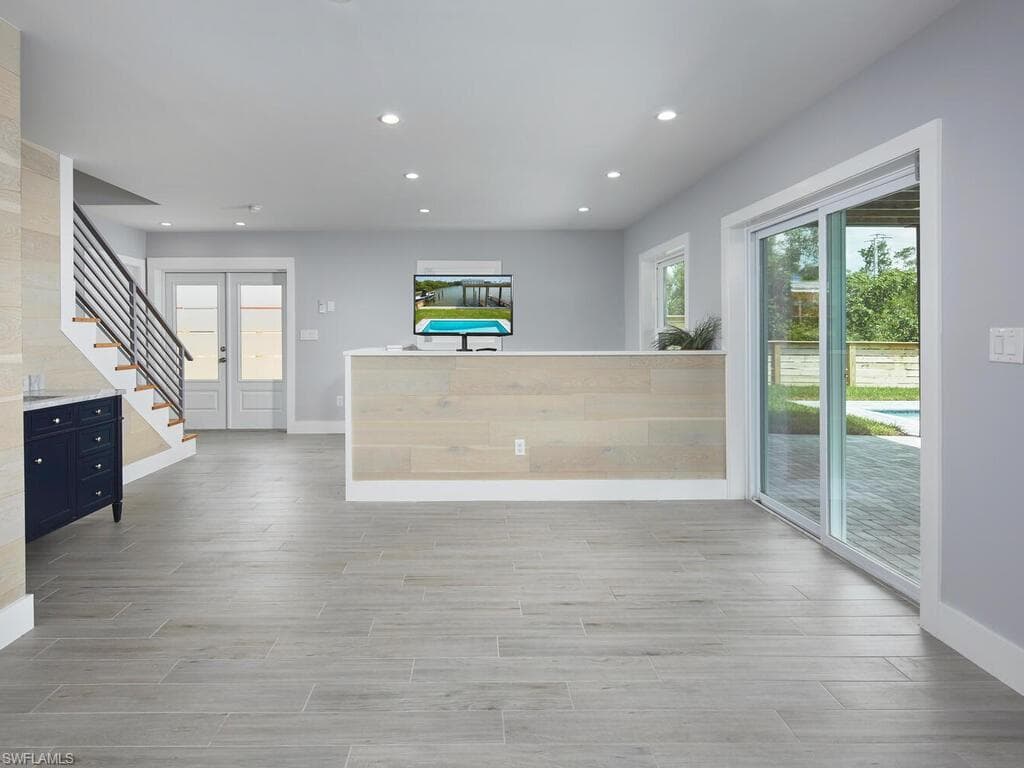 109 Pago Pago Dr E, Naples, FL 34113-15