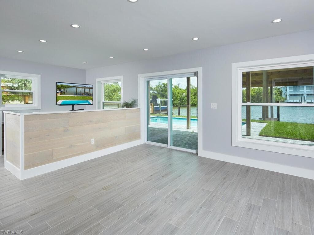 109 Pago Pago Dr E, Naples, FL 34113-16
