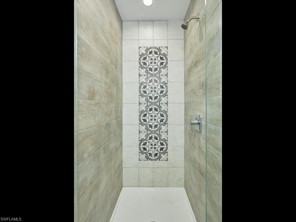109 Pago Pago Dr E, Naples, FL 34113-17