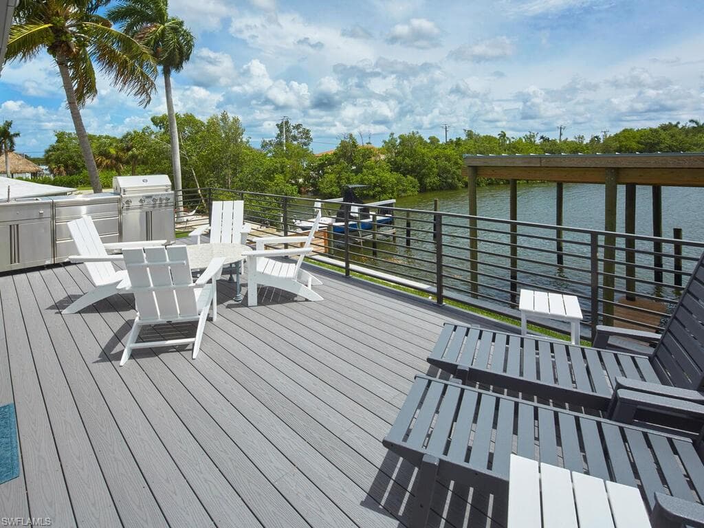 109 Pago Pago Dr E, Naples, FL 34113-18