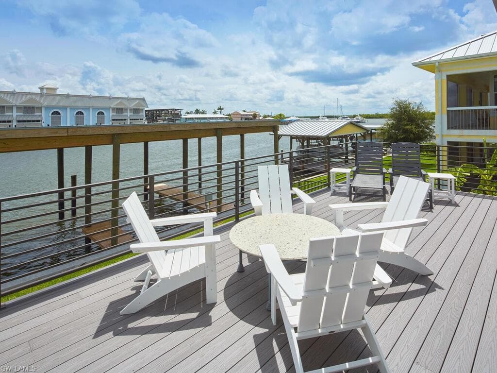109 Pago Pago Dr E, Naples, FL 34113-19