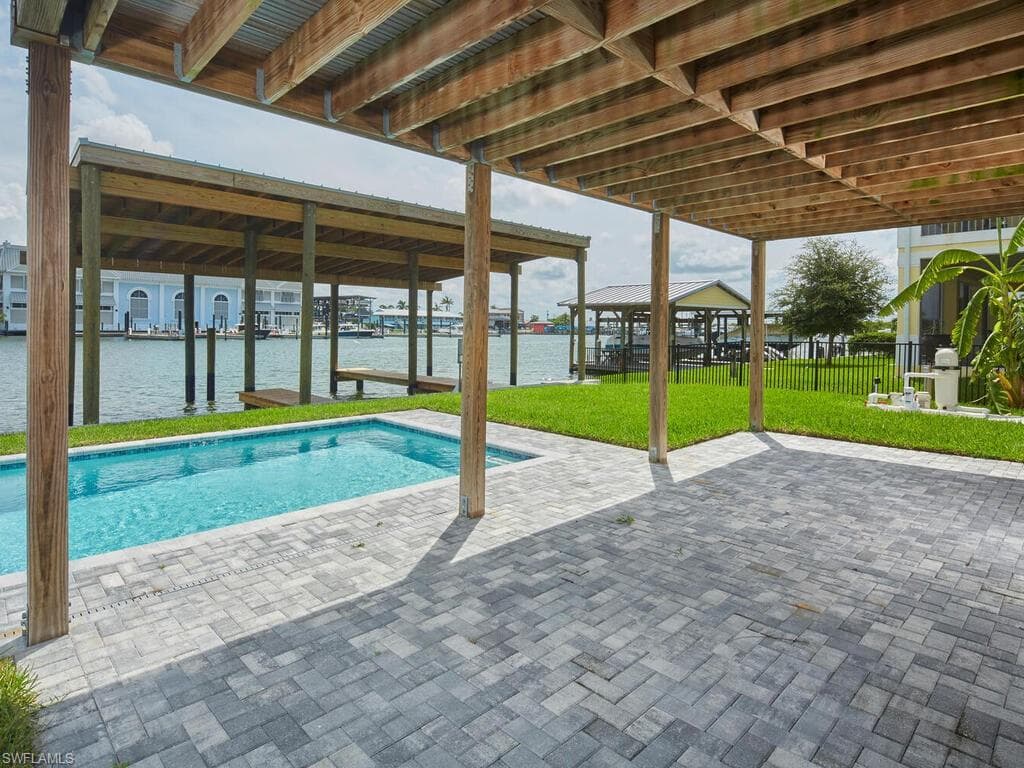 109 Pago Pago Dr E, Naples, FL 34113-23