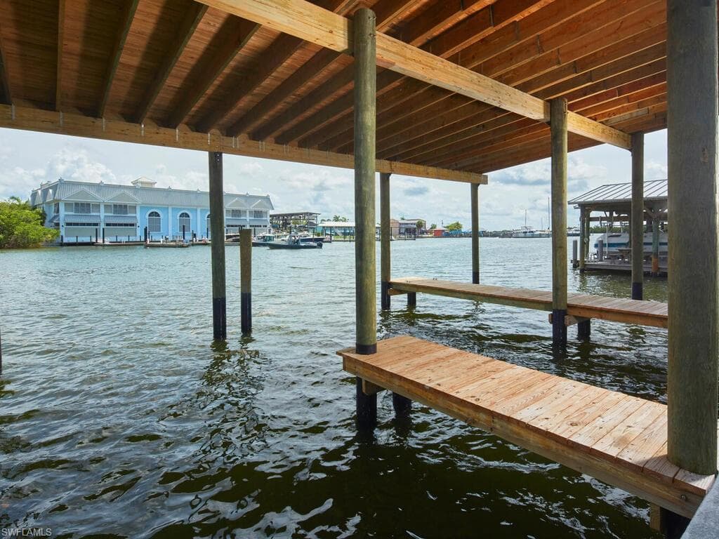 109 Pago Pago Dr E, Naples, FL 34113-27