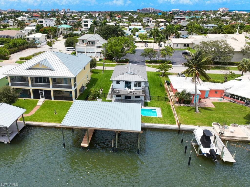 109 Pago Pago Dr E, Naples, FL 34113-32