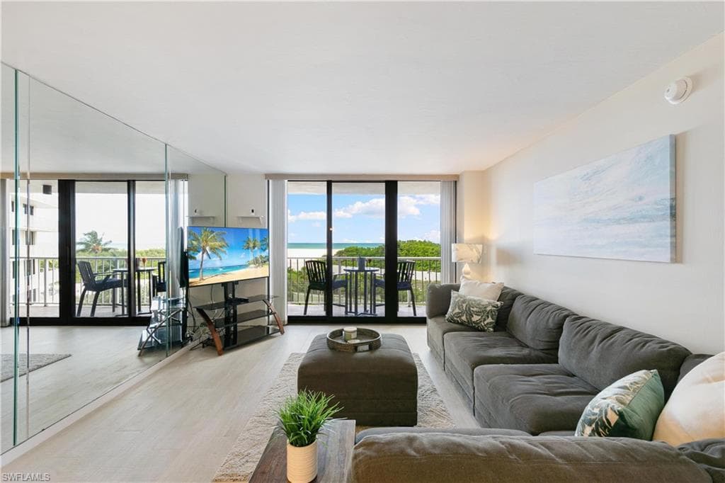 380 Seaview Ct 405, Marco Island, FL 34145-4