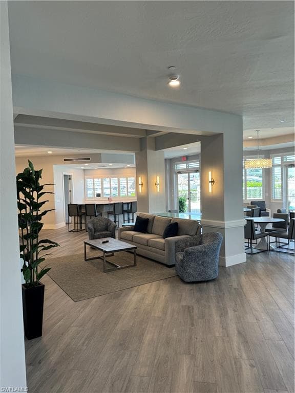 891 10th St S, Naples, FL 34102-8