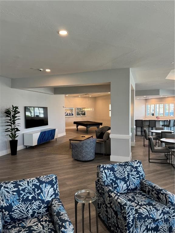 891 10th St S, Naples, FL 34102-5