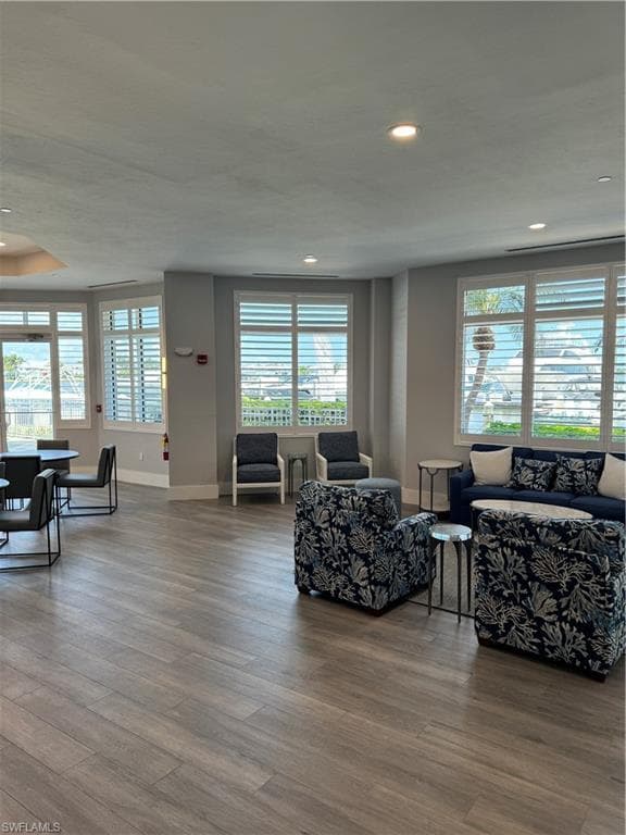 891 10th St S, Naples, FL 34102-6