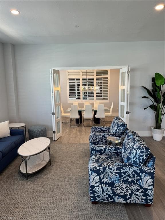 891 10th St S, Naples, FL 34102-7