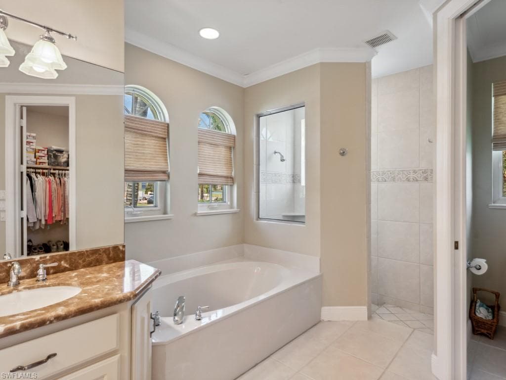 1250 Stone Ct, Marco Island, FL 34145-22