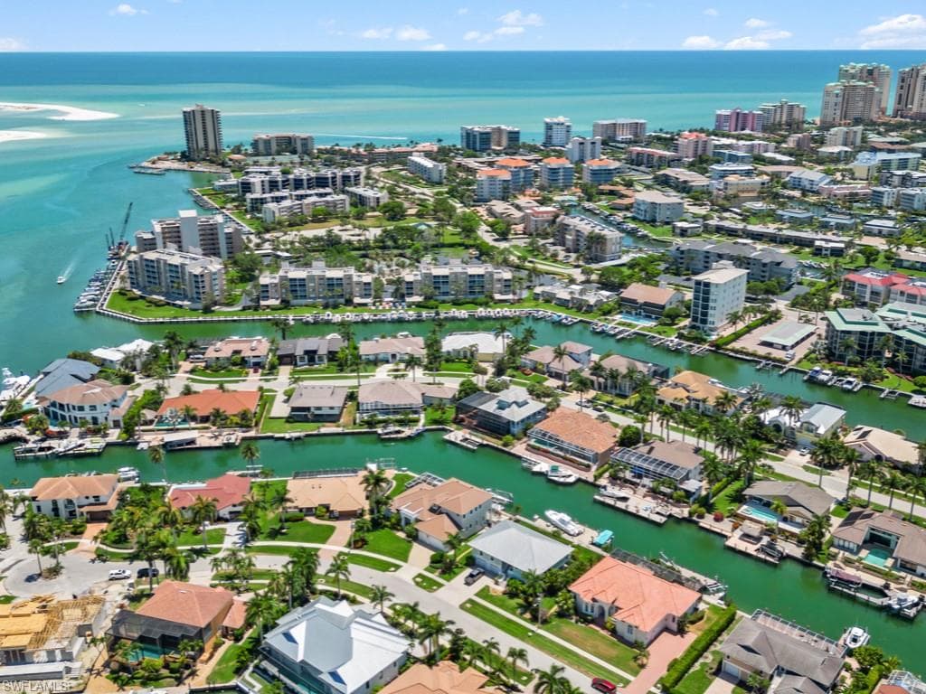 1250 Stone Ct, Marco Island, FL 34145-45