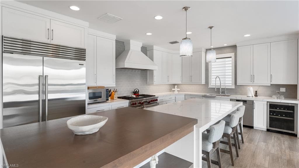 434 Trade Winds Ave, Naples, FL 34108-12