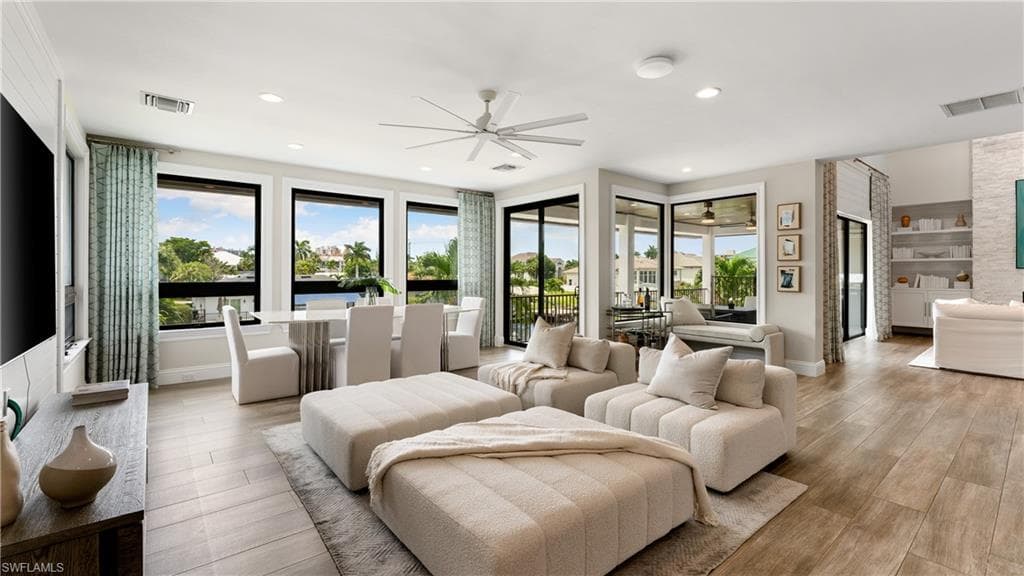 434 Trade Winds Ave, Naples, FL 34108-14