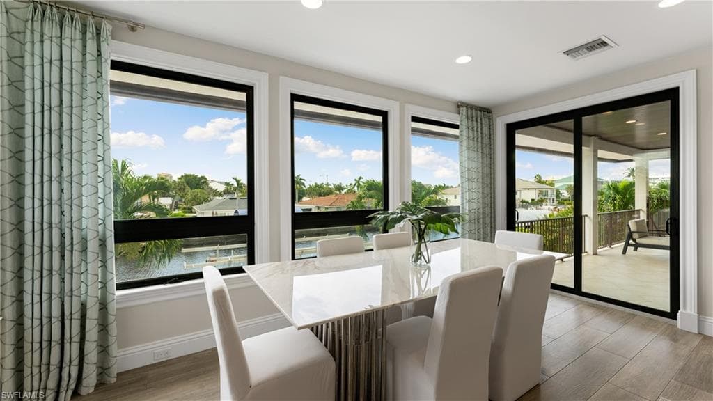 434 Trade Winds Ave, Naples, FL 34108-16