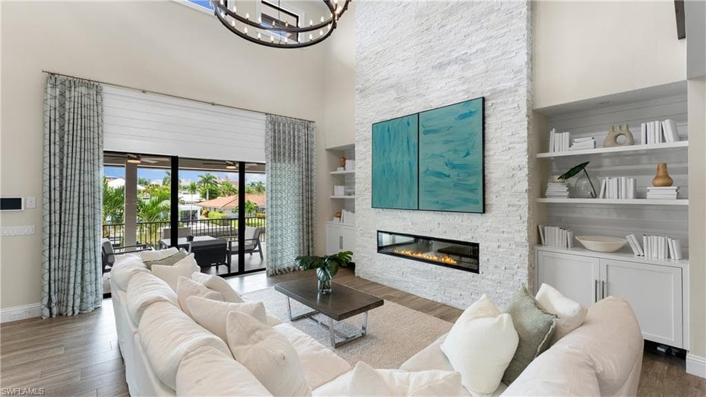434 Trade Winds Ave, Naples, FL 34108-22