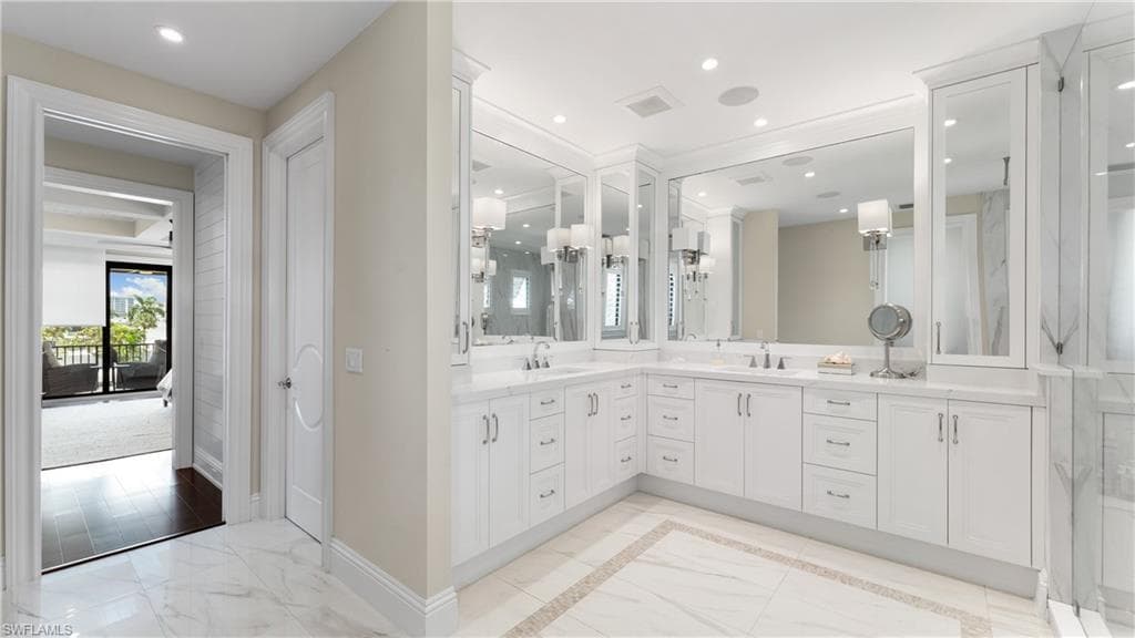 434 Trade Winds Ave, Naples, FL 34108-26
