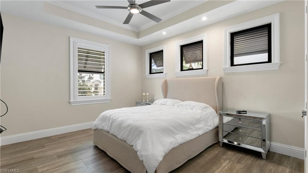 434 Trade Winds Ave, Naples, FL 34108-28