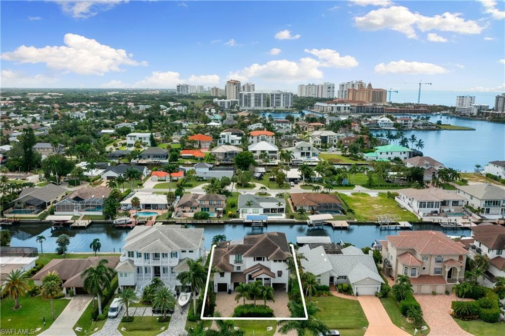 434 Trade Winds Ave, Naples, FL 34108-45