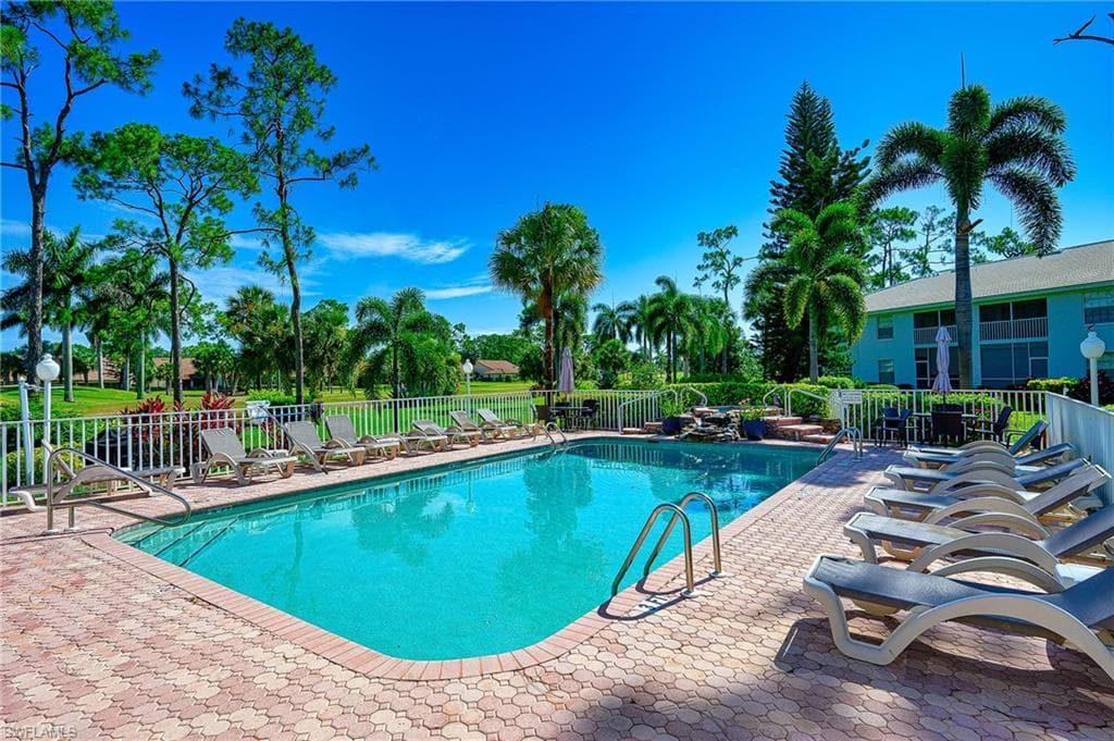 259 Deerwood Cir 2, Naples, FL 34113-20