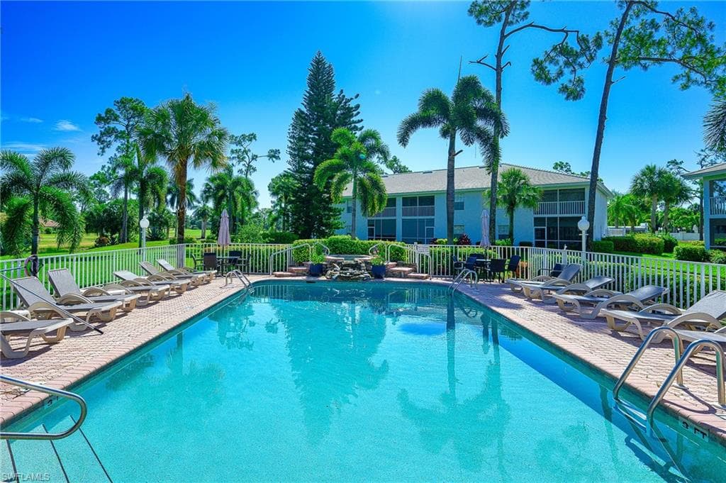 259 Deerwood Cir 2, Naples, FL 34113-21
