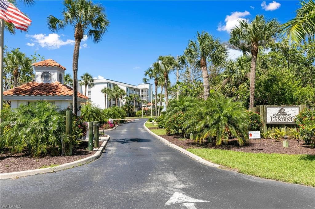 100 Stevens Landing Dr 302, Marco Island, FL 34145-33