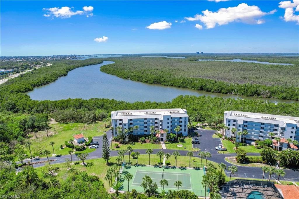100 Stevens Landing Dr 302, Marco Island, FL 34145-37