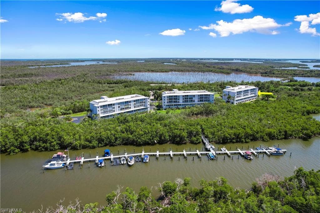 100 Stevens Landing Dr 302, Marco Island, FL 34145-40