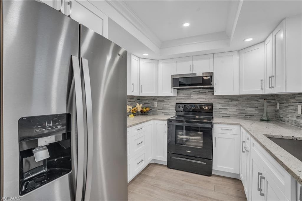 5419 Rattlesnake Hammock Rd F-105, Naples, FL 34113-4