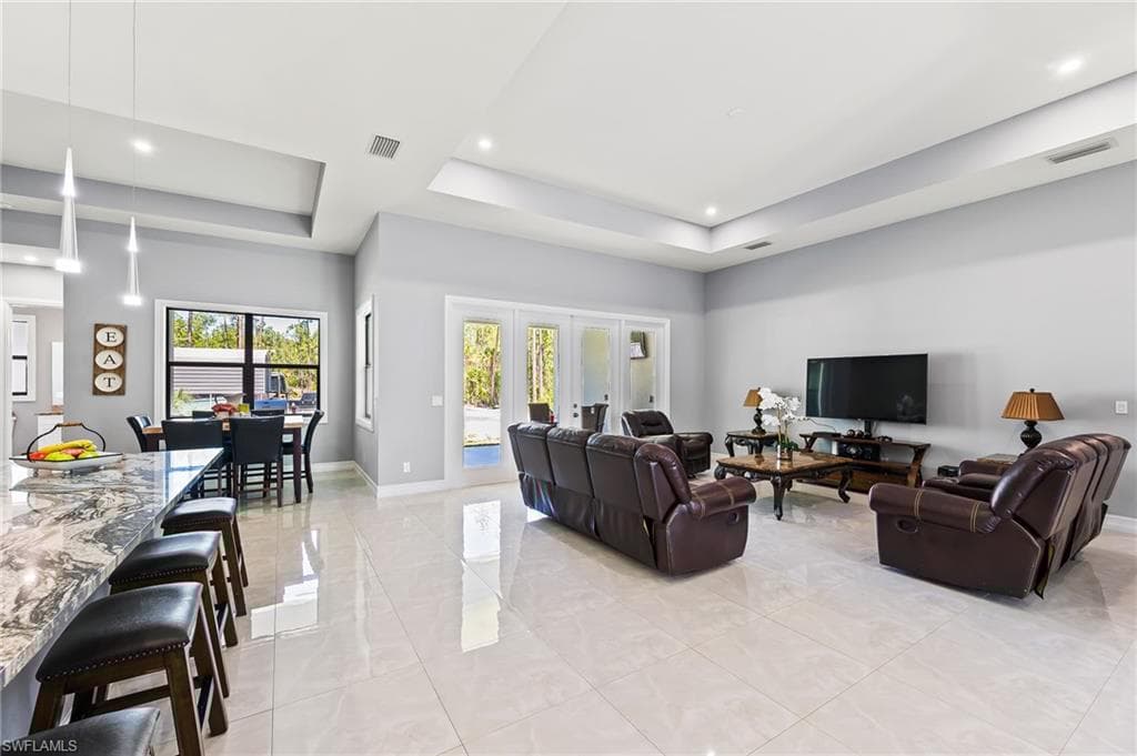 4063 8th Ave NE, Naples, FL 34120-15
