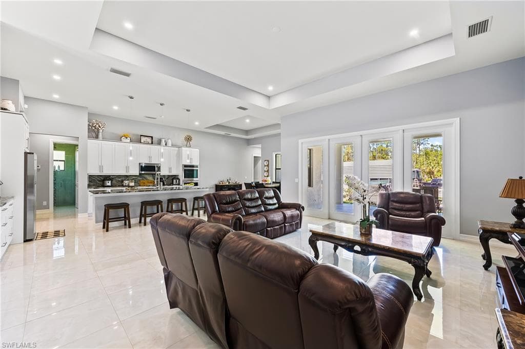 4063 8th Ave NE, Naples, FL 34120-16