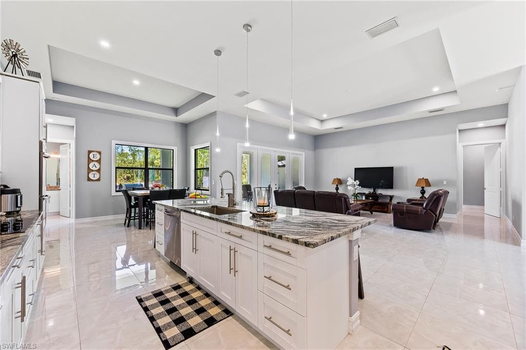 4063 8th Ave NE, Naples, FL 34120-23