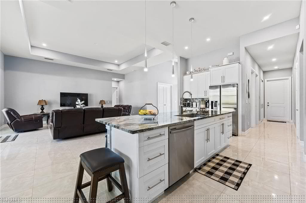 4063 8th Ave NE, Naples, FL 34120-24