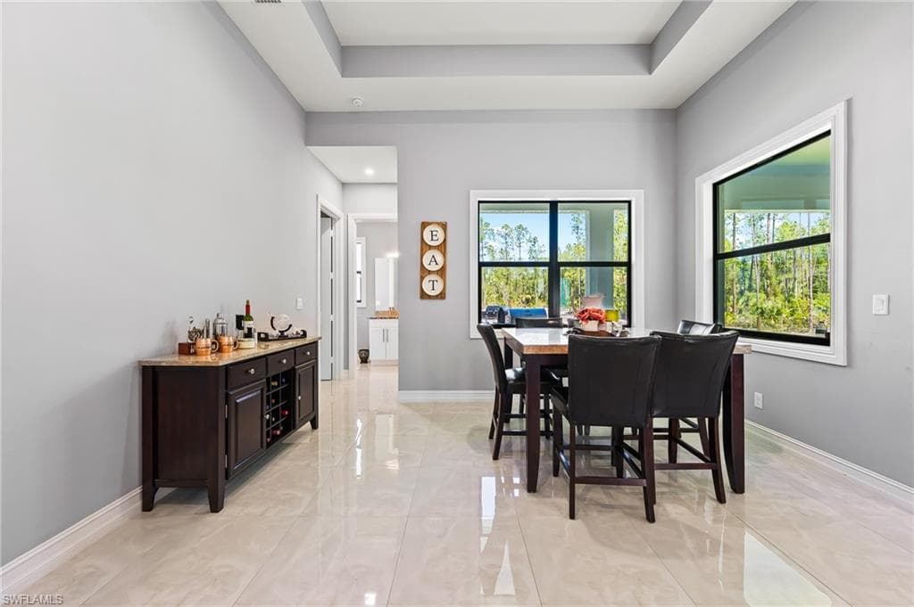 4063 8th Ave NE, Naples, FL 34120-25