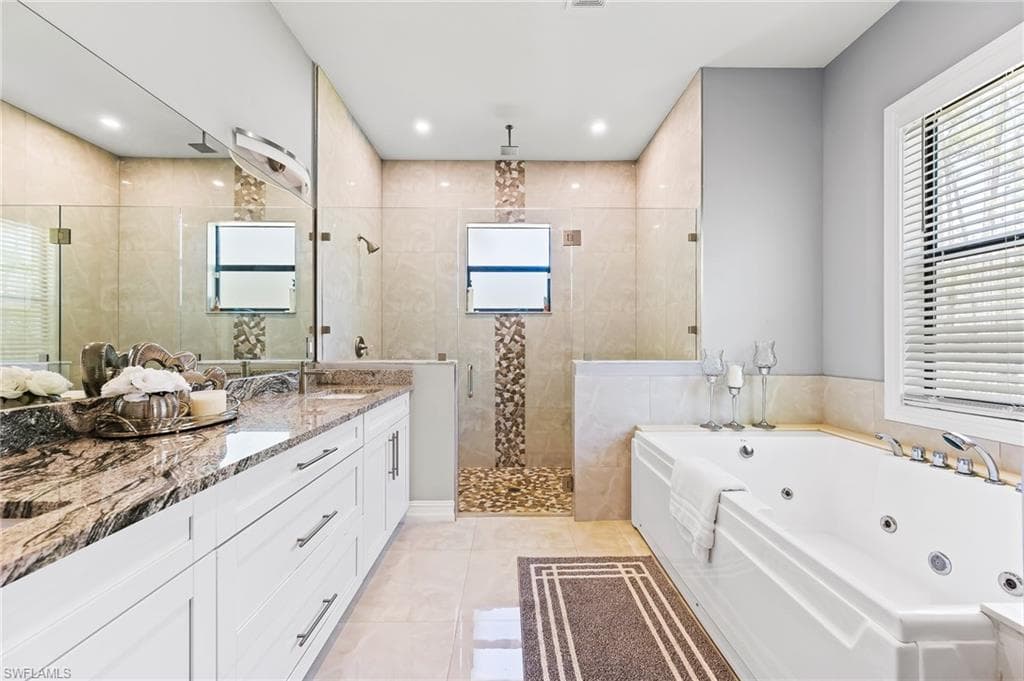4063 8th Ave NE, Naples, FL 34120-29