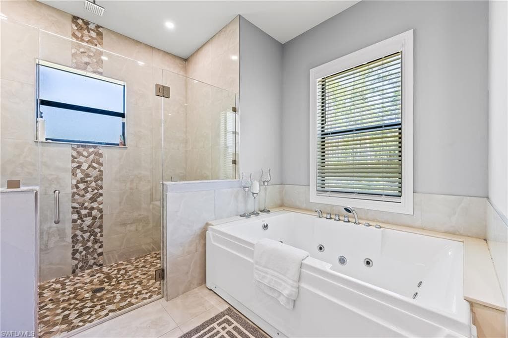 4063 8th Ave NE, Naples, FL 34120-30