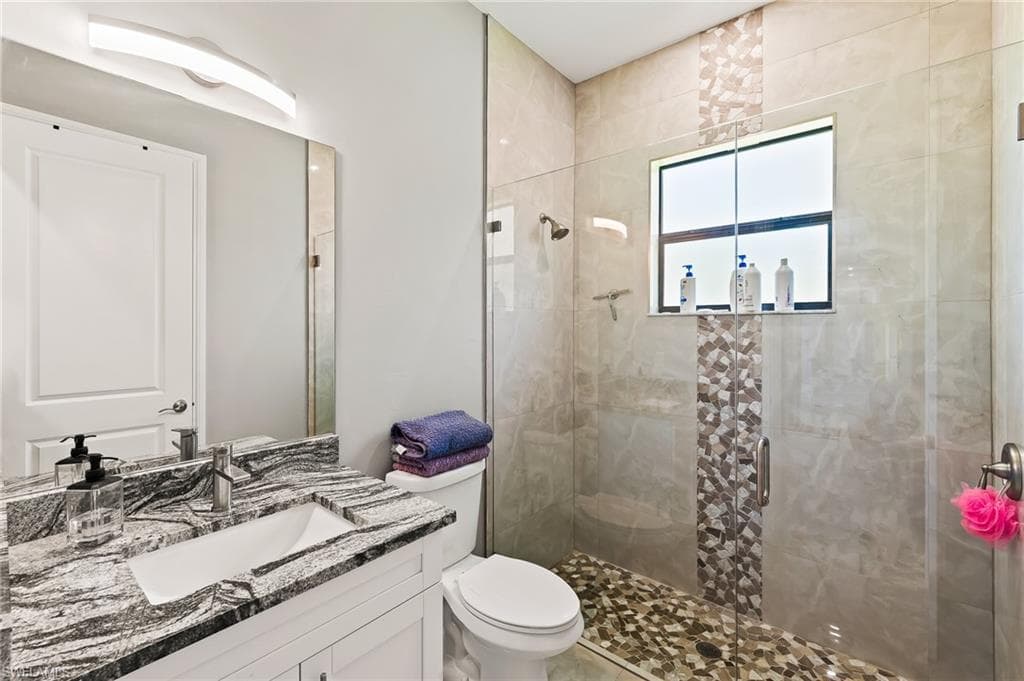 4063 8th Ave NE, Naples, FL 34120-32