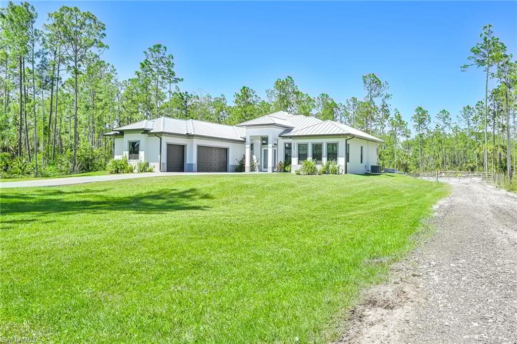 4063 8th Ave NE, Naples, FL 34120-8