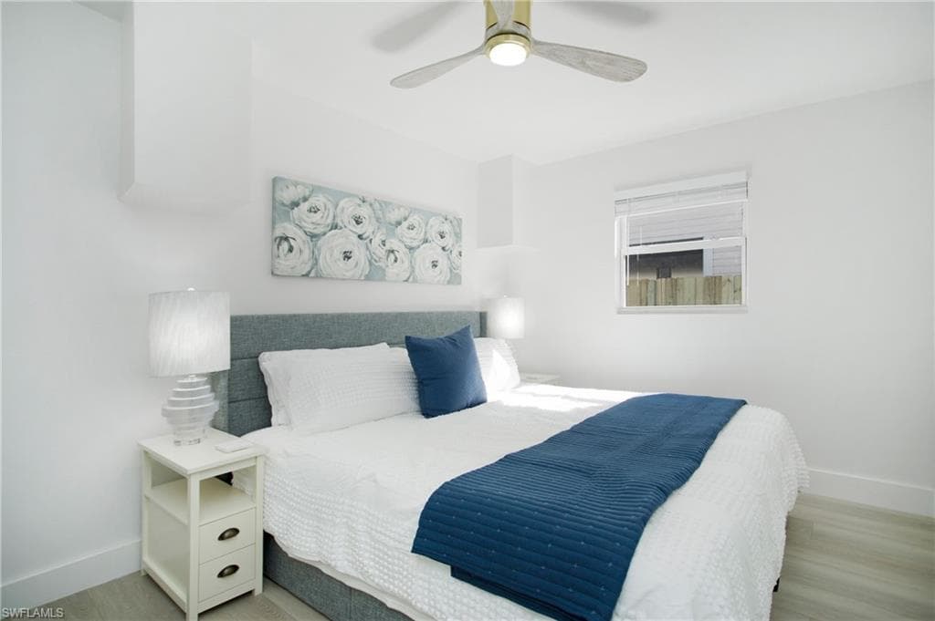 1308 Grand Canal Dr, Naples, FL 34110-17