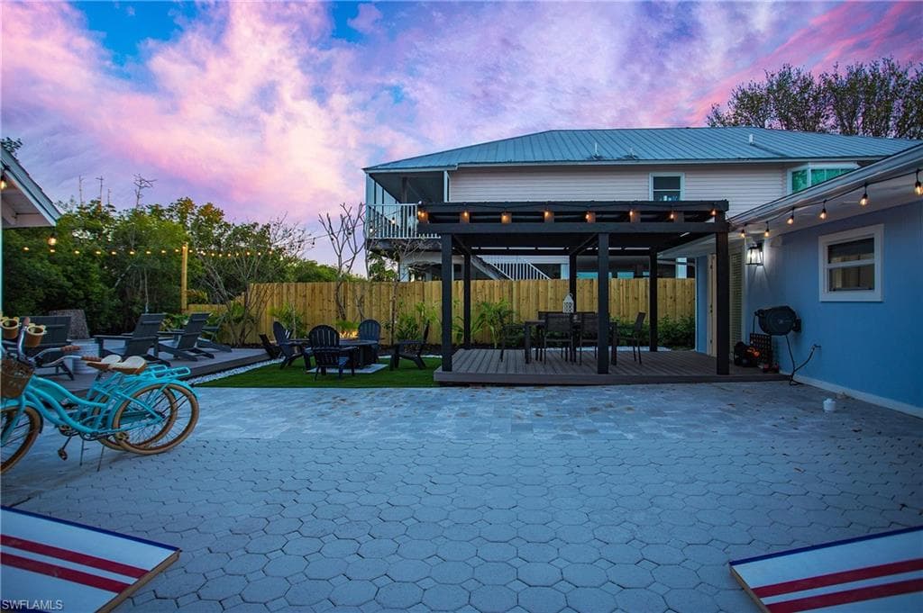 1308 Grand Canal Dr, Naples, FL 34110-35
