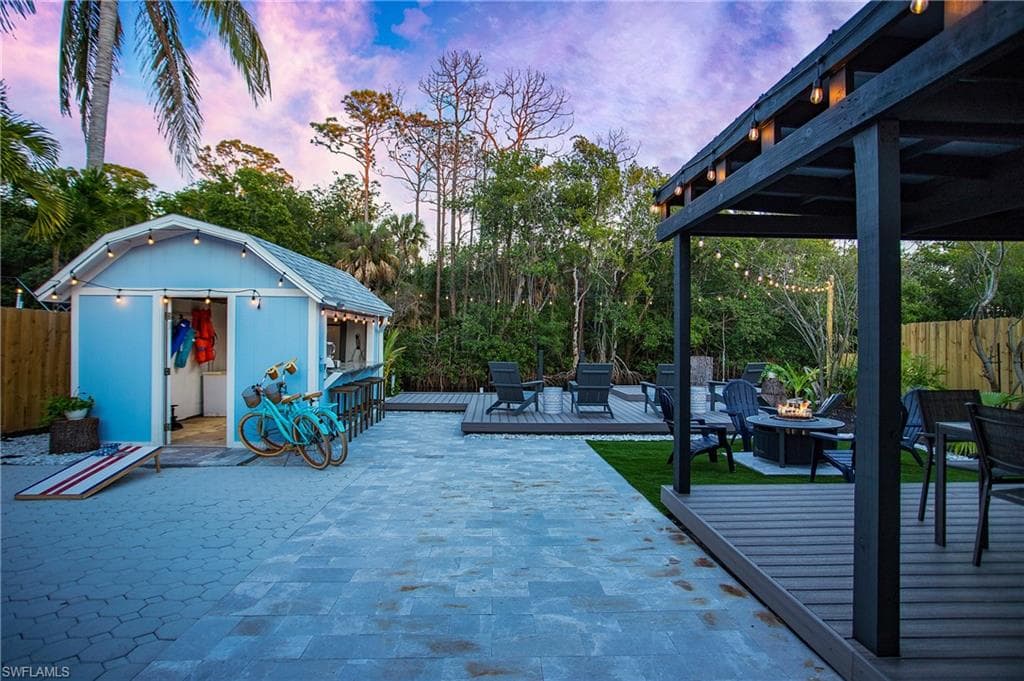 1308 Grand Canal Dr, Naples, FL 34110-38