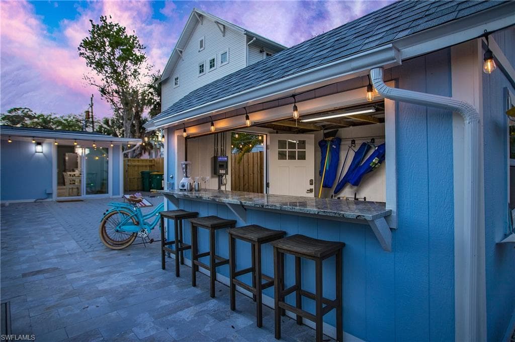 1308 Grand Canal Dr, Naples, FL 34110-40