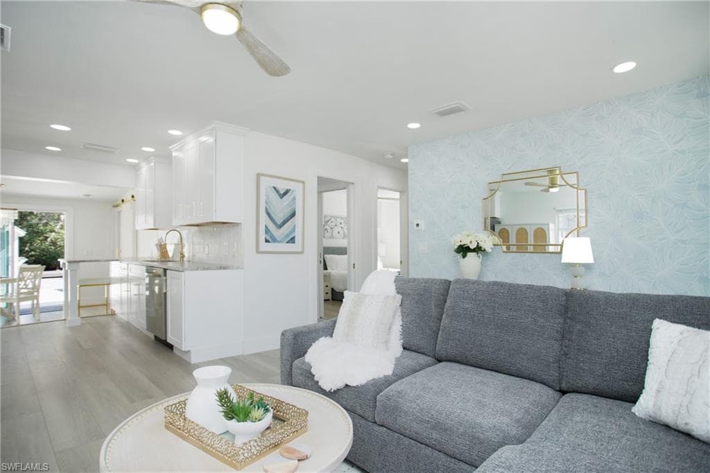 1308 Grand Canal Dr, Naples, FL 34110-4