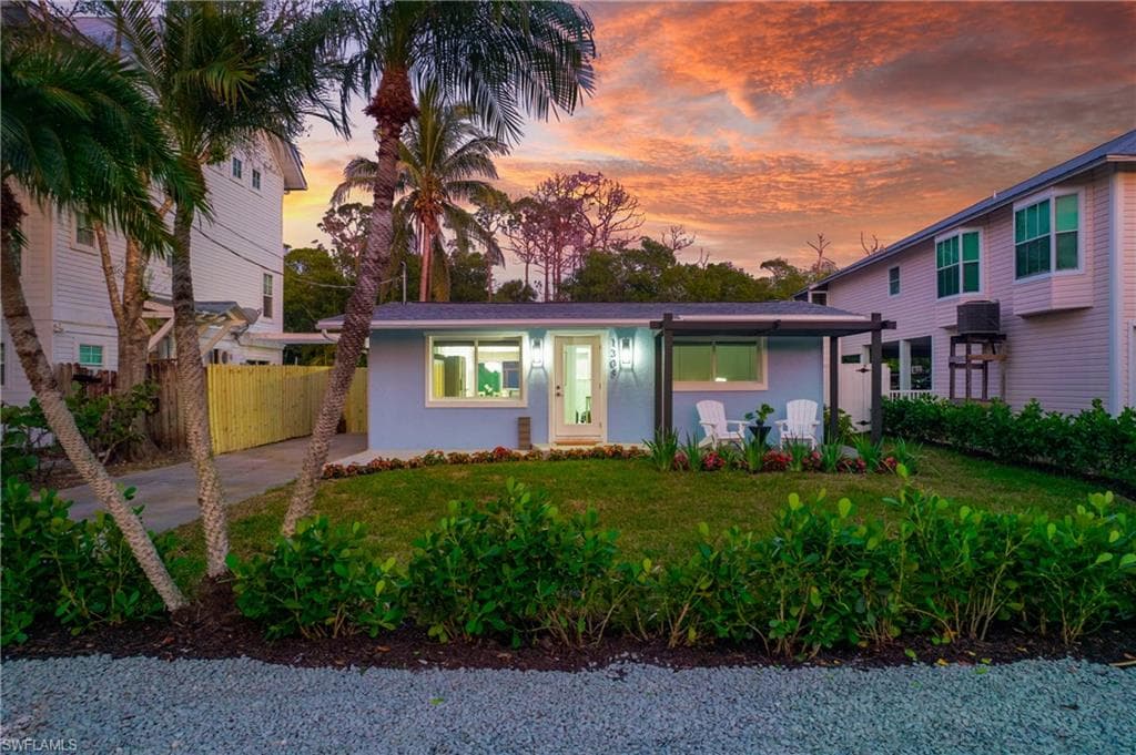 1308 Grand Canal Dr, Naples, FL 34110-49