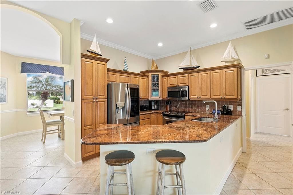552 Century Dr, Marco Island, FL 34145-9