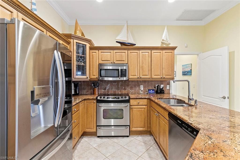 552 Century Dr, Marco Island, FL 34145-10